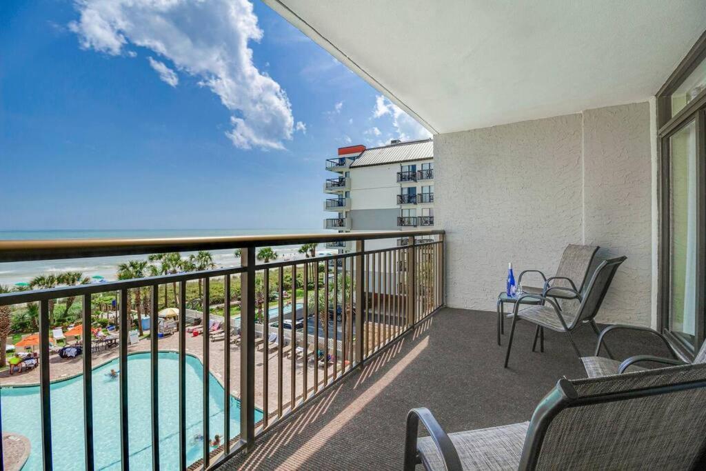 Breathtaking Oceanfront Suite Grand Cayman 451 เมอร์เทิลบีช ภายนอก รูปภาพ