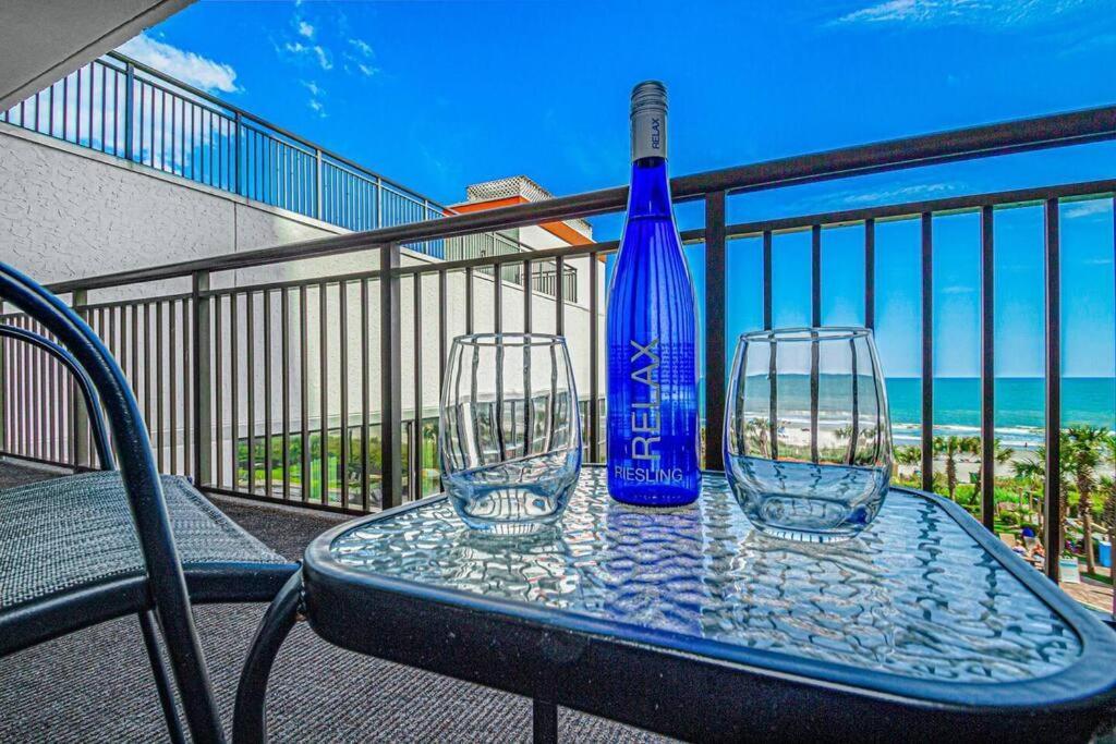 Breathtaking Oceanfront Suite Grand Cayman 451 เมอร์เทิลบีช ภายนอก รูปภาพ